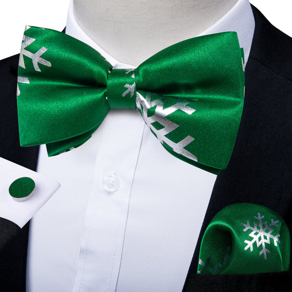 Green Sliver Christmas SnowFlacke Novelty Pre-tied Bow Tie Hanky Cufflinks Set